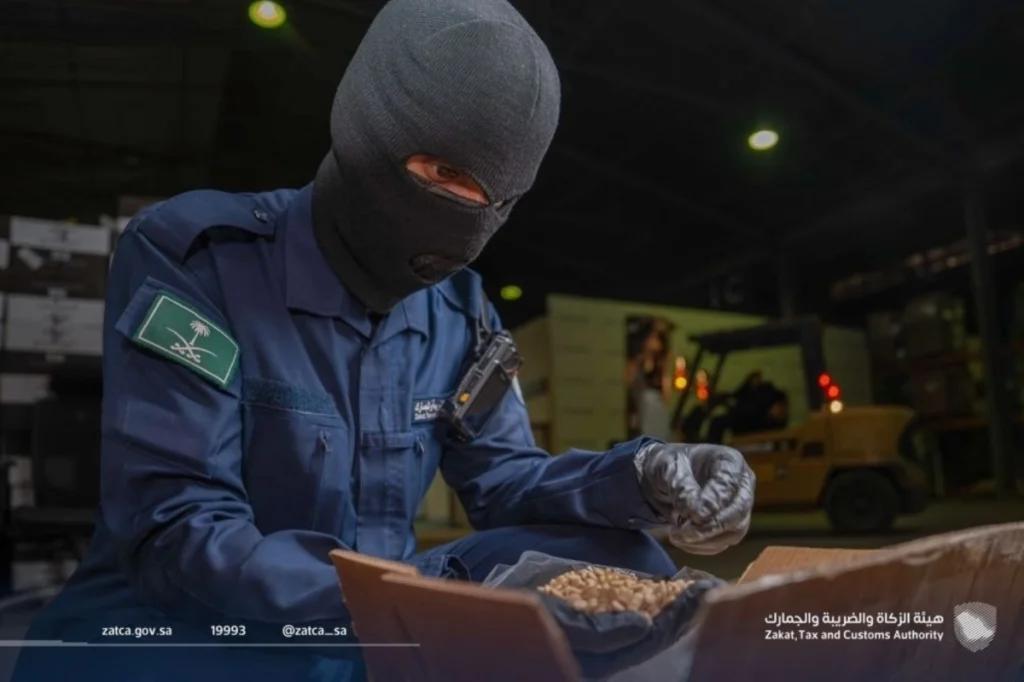 Saudi Customs record 1,077 smuggling cases last week
