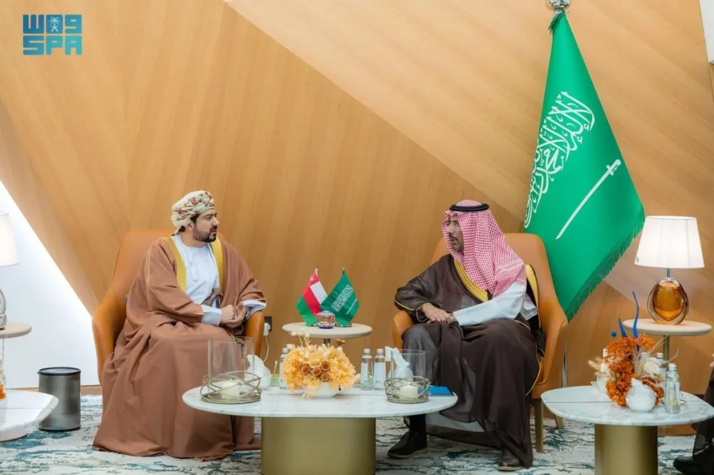 Alkhorayef discusses enhancing industrial cooperation with Oman