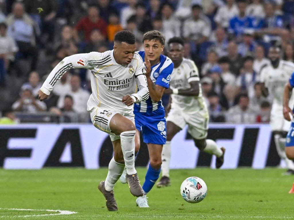Real Madrid defeat Deportivo Alaves in La Liga
