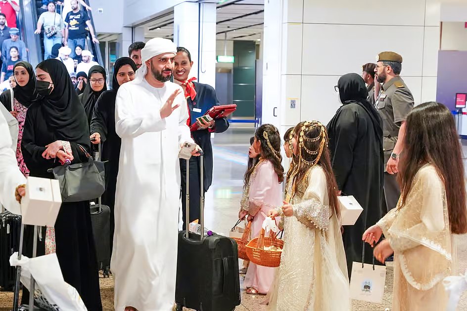 ‘UAE welcomes return’: Hajj pilgrims arriving back in Dubai get gifts, flowers