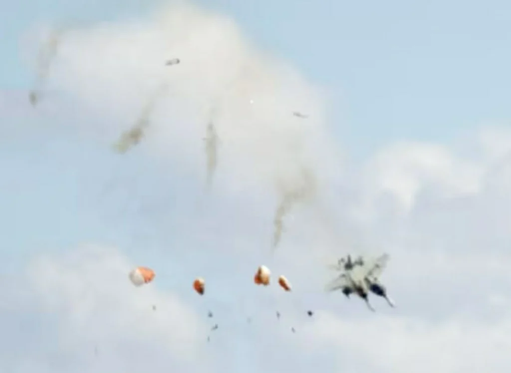 Two US fighter jets collide mid-air during Idaho air show, crew eject safely