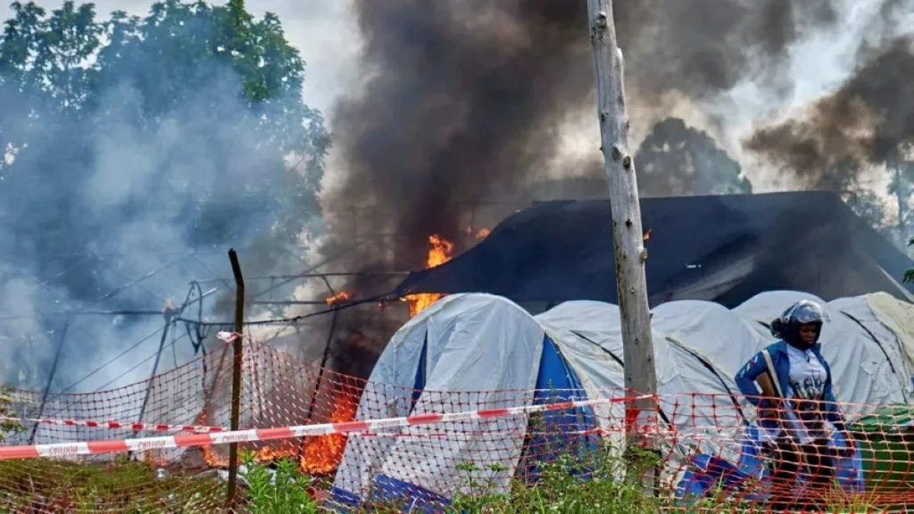 Angry crowd sets Ebola treatment center on fire in DR Congo