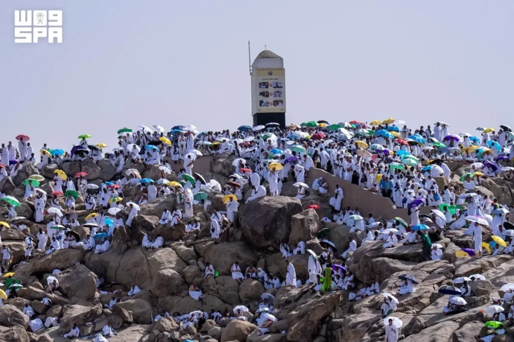 Pilgrims converge at Arafat as Hajj reaches its spiritual climax