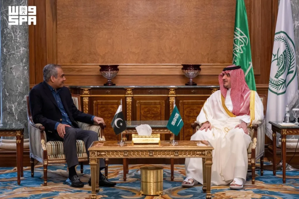 Saudi interior minister discusses security cooperation with Pakistani, Iraqi, Lebanese and Kuwaiti counterparts