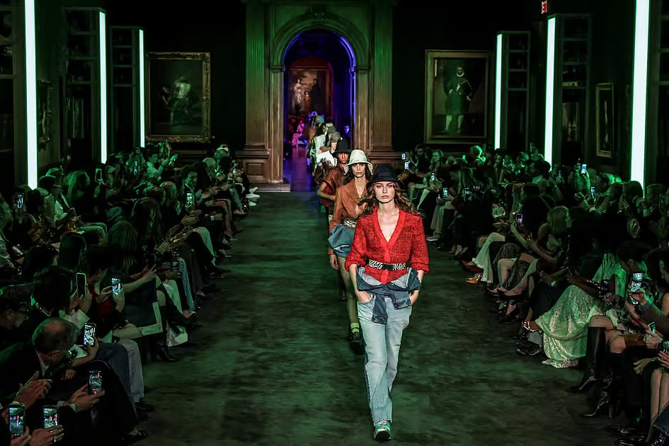 Luxury brands seek to lure America’s AI super-rich