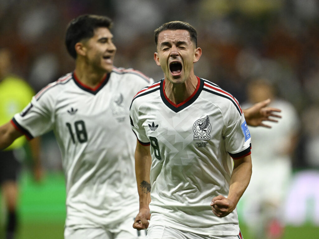 Mexico beat Czechia to reach Round of 32