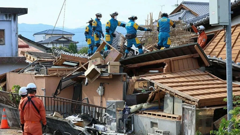 Japan quake toll rises to 34 as evacuees battle punishing heat