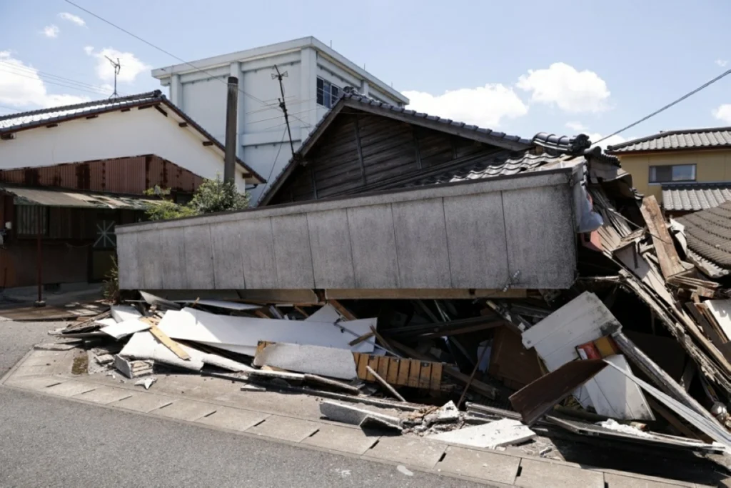 Japan ends mall rescue as quake death toll reaches 34