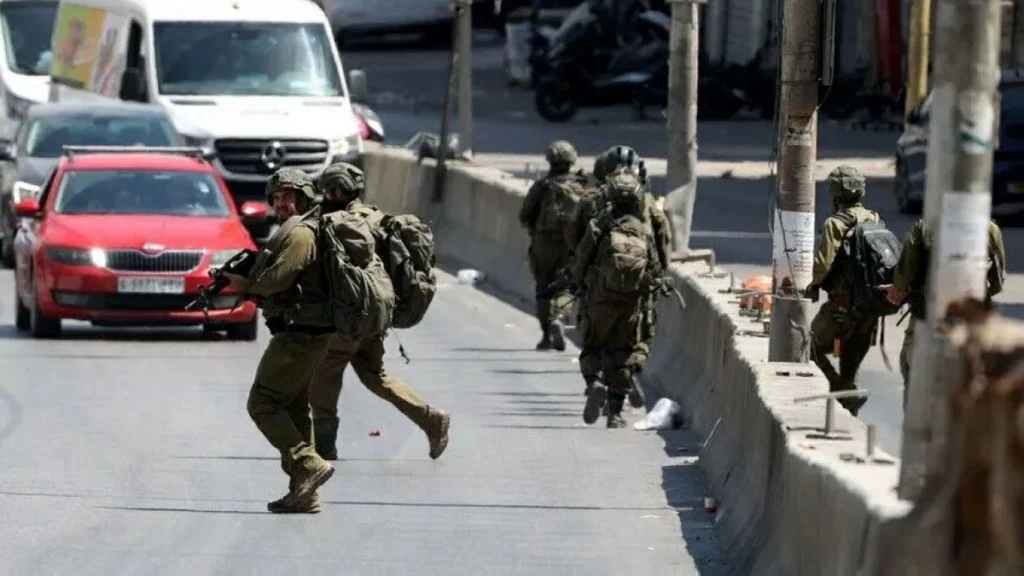 Israeli army withdraws from Qalandia refugee camp after raid injures 51 Palestinians