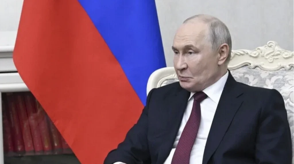 Putin orders 72-hour pause in strikes on Kyiv as US envoys arrive in Moscow