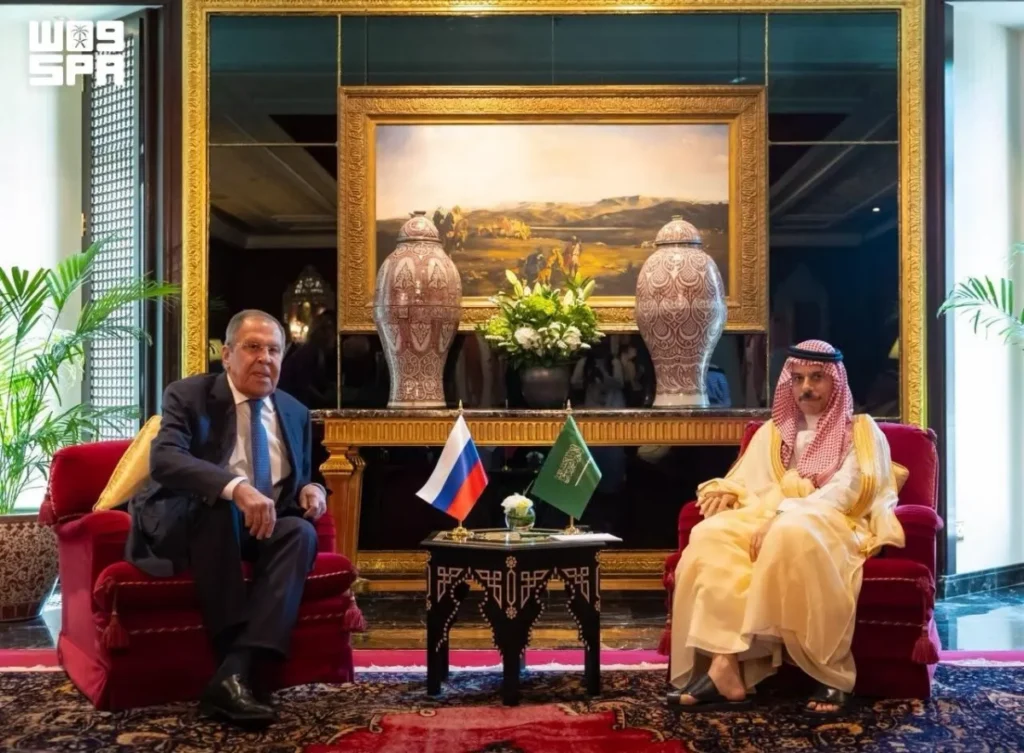 Saudi, Russian foreign ministers discuss Yemen escalation in Manama